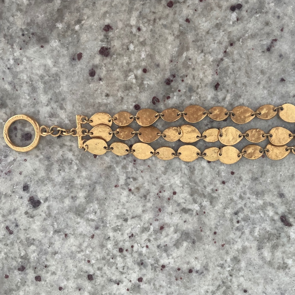 Fun gold bracelet